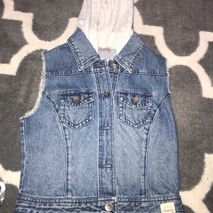 Jean sleeveless jacket w/ hoodie